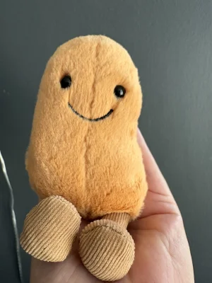 A photo of Amuseables Bean Jellycat taken by FloNijntje