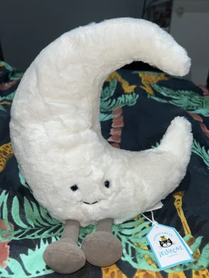 Amuseables Moon - Medium Jellycat photo uploaded by BeFf_03