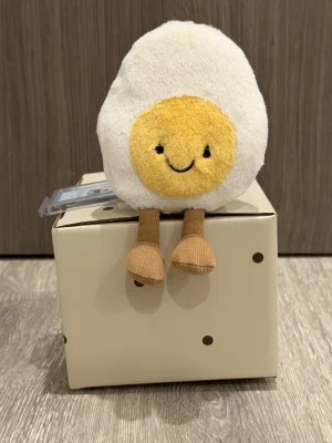 A photo of Amuseables Happy Boiled Egg Jellycat taken by BunnyBPatt