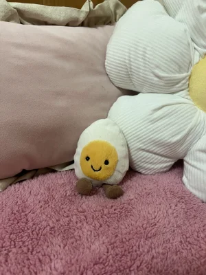 A photo of Amuseables Happy Boiled Egg Jellycat taken by meganlayla222