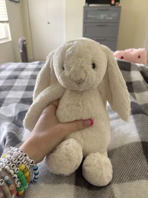 Bashful Cream Bunny - Medium Jellycat | Jelly Journal
