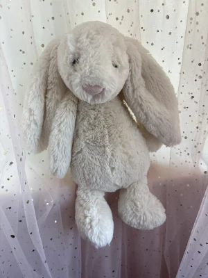 Bashful Cream Bunny - Medium Jellycat | Jelly Journal