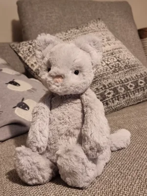 Bashful Silver Kitty - Medium Jellycat photo