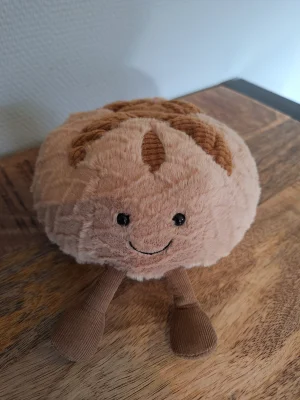 A photo of Amuseables Sourdough Jellycat taken by Sofie