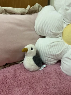 A photo of Birdling Seagull Jellycat taken by meganlayla222