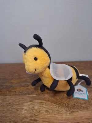 Brynlee Bee Jellycat photo