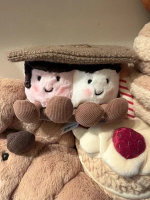 Amuseables S’mores Jellycat photo