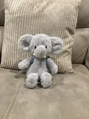 A photo of Backpack Elephant Jellycat taken by Seni113
