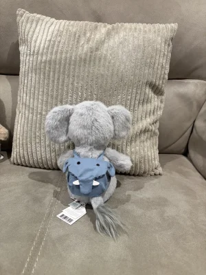 A photo of Backpack Elephant Jellycat taken by Seni113