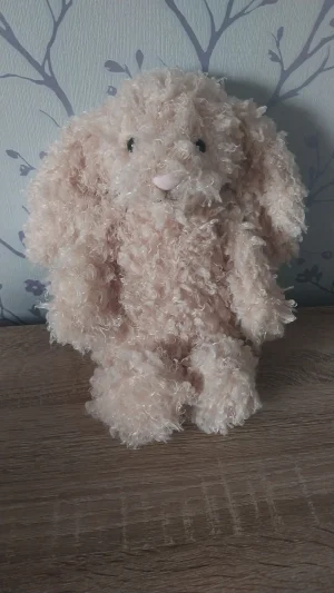 Bashful Luxe Bunny Curly Jellycat photo uploaded by Hope_Collectablez