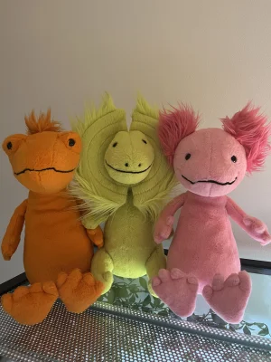 A photo of Davey Dilophosaurus Jellycat taken by alicezall