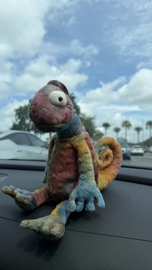 A photo of Colin Chameleon Jellycat taken by bronzieandthejellies