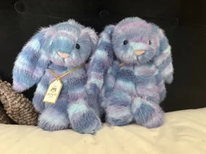 A photo of Cerulea Luxe Bunny Jellycat taken by flotje95
