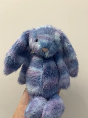 A photo of Cerulea Luxe Bunny Jellycat taken by 1ntanjelly