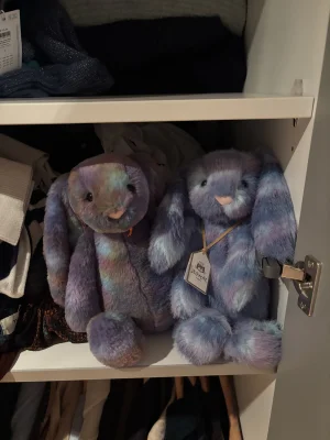 A photo of Cerulea Luxe Bunny Jellycat taken by monki123