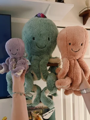 A photo of Odell Octopus - Large Jellycat taken by amandamariejelly