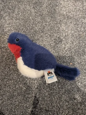A photo of Birdling Swallow Jellycat taken by Weezy15