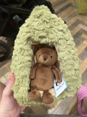 A photo of Forest Fauna Bear Jellycat taken by Eviemaria1