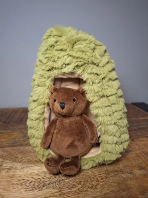 A photo of Forest Fauna Bear Jellycat taken by Sofie