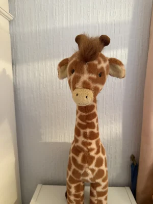 Dara Giraffe Jellycat photo