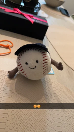 A photo of Amuseables Sports Baseball Jellycat taken by Femke25
