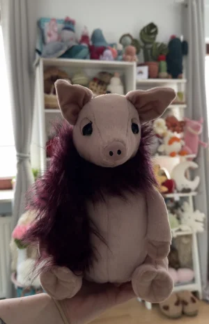 A photo of Glamorama Pig Jellycat taken by nelesjellycorner