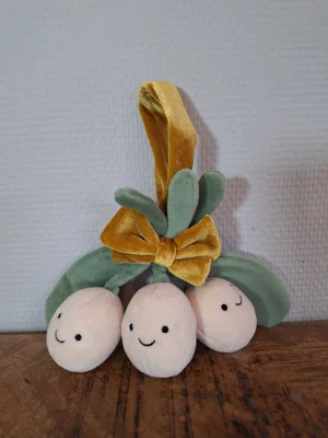 A photo of Amuseables Mistletoe Jellycat taken by Sofie
