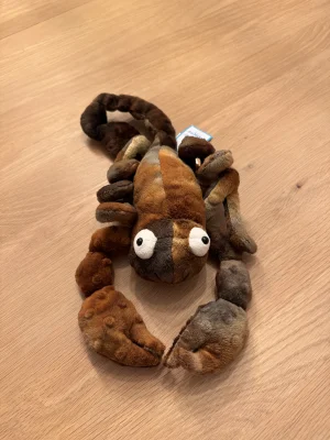 A photo of Simon Scorpion Jellycat taken by Trace
