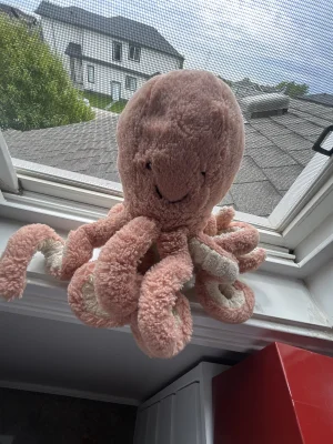Odell Octopus Activity Toy Jellycat photo