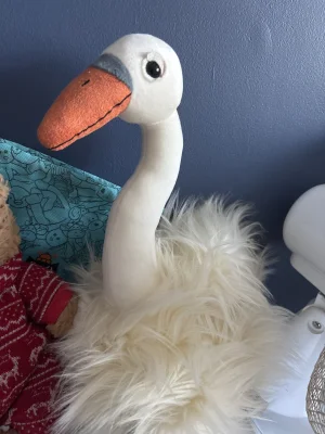 Evelyn Swan Jellycat | Jelly Journal