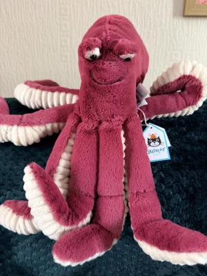 A photo of Obbie Octopus Jellycat taken by AbbieSkilbeck