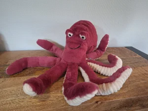 A photo of Obbie Octopus Jellycat taken by Sofie