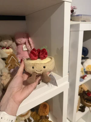Amuseables Fleurette Tarte Aux Fraises 🇫🇷 Jellycat photo