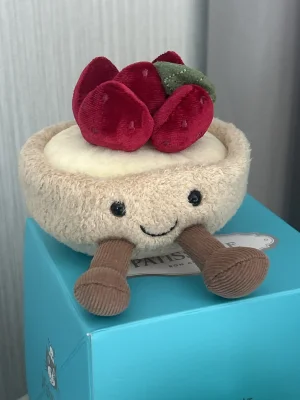 Amuseables Fleurette Tarte Aux Fraises 🇫🇷 Jellycat photo