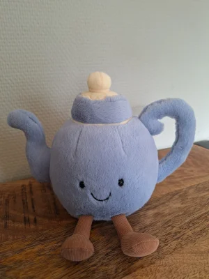 A photo of Amuseables Vicky Teapot Jellycat taken by Sofie