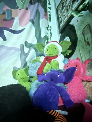 A photo of Christmas Grizzo Jellycat taken by Lailaadamu_22