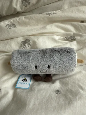 A photo of Amuseables Goat Cheese Jellycat taken by Mabellie19