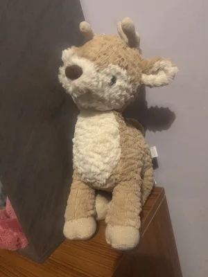 A photo of Mitzi Reindeer Jellycat taken by Stilley