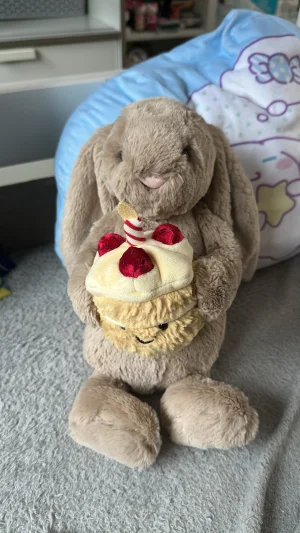 Bashful Beige Bunny 'Birthday' Jellycat | Jelly Journal