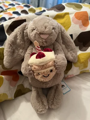 Bashful Beige Bunny 'Birthday' Jellycat | Jelly Journal
