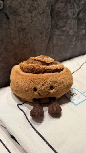 A photo of Amuseables Cinnamon Bun Jellycat taken by Tayy_jc