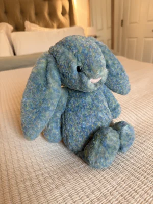 Front photo of Bashful Luxe Bunny Azure - Medium uploaded by Saltedcoffee