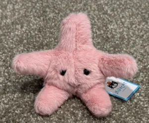 A photo of Fluffy Starfish Jellycat taken by Bunnylove