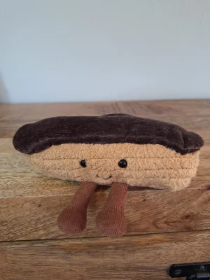 Amuseables Étienne Éclair Jellycat | Jelly Journal