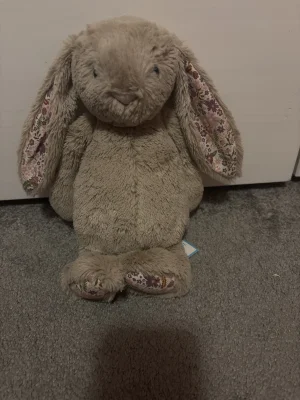 Blossom Beige Bunny 'Petal' - Medium Jellycat photo
