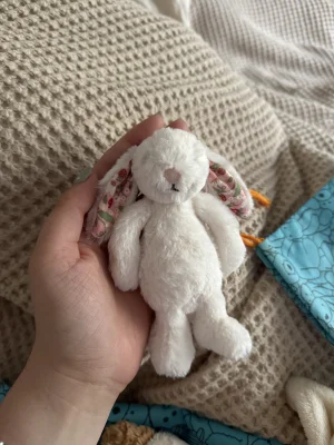 Blossom Cream Bunny 'Berry' Bag Charm Jellycat | Jelly Journal