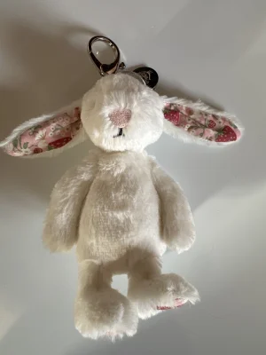 Blossom Cream Bunny 'Berry' Bag Charm Jellycat | Jelly Journal