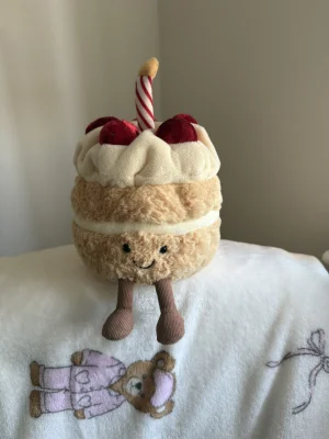 Amuseables Birthday Cake Jellycat photo