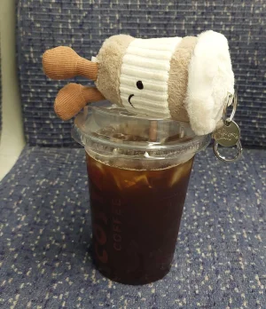 Amuseables Coffee-To-Go Bag Charm Jellycat photo