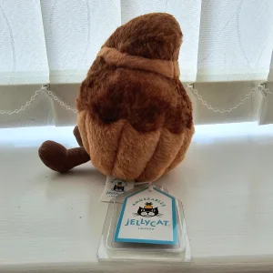 A photo of Amuseables Brigitte Brioche 🇫🇷 Jellycat taken by cwhbin